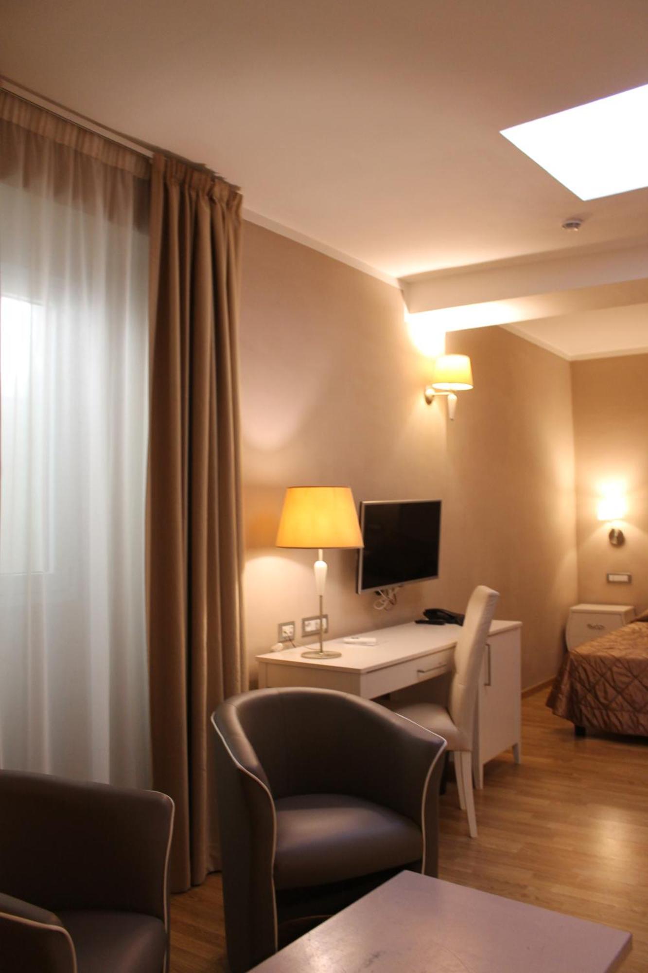 Hotel Centrale Olbia Exteriör bild