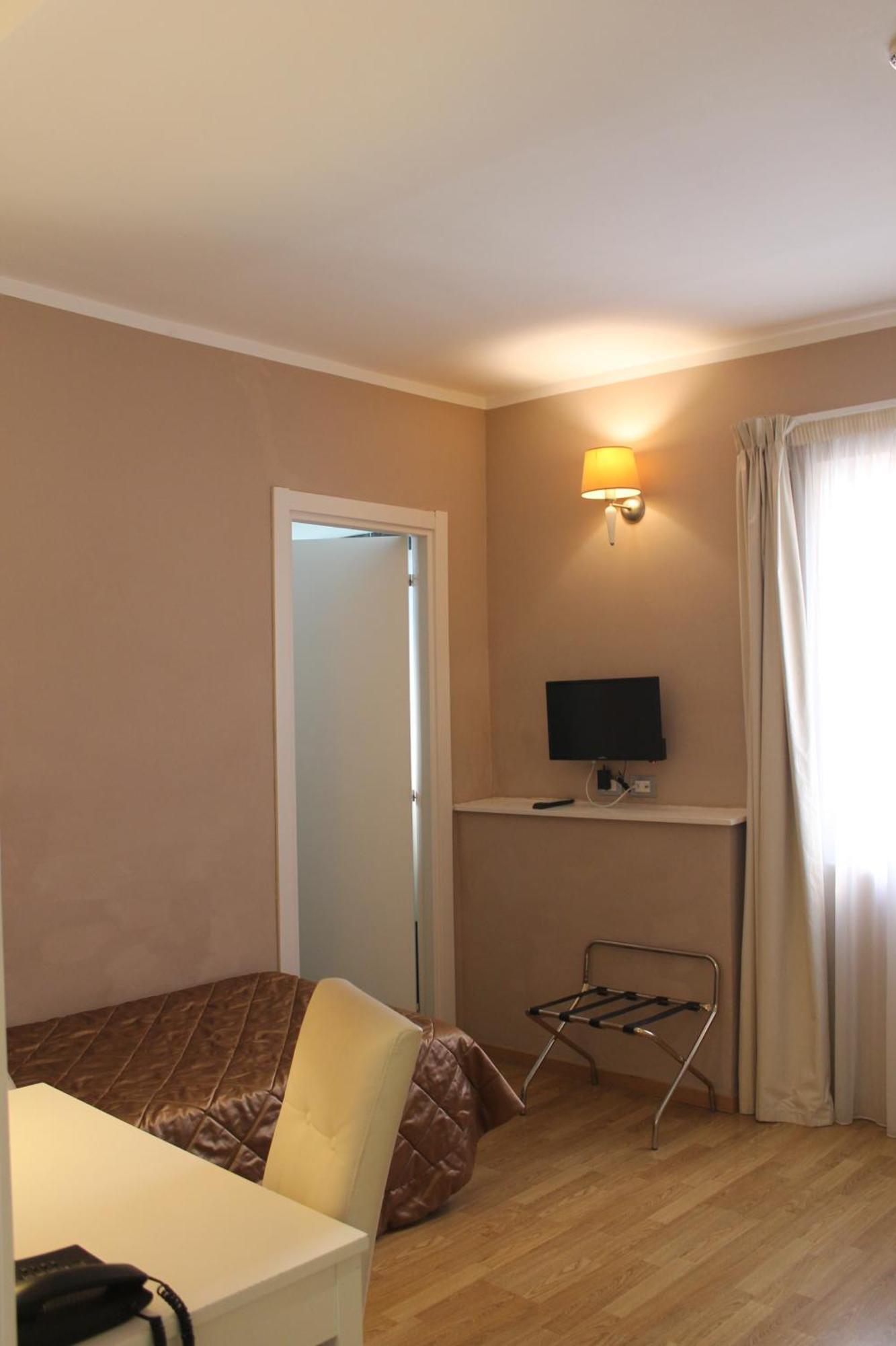 Hotel Centrale Olbia Exteriör bild