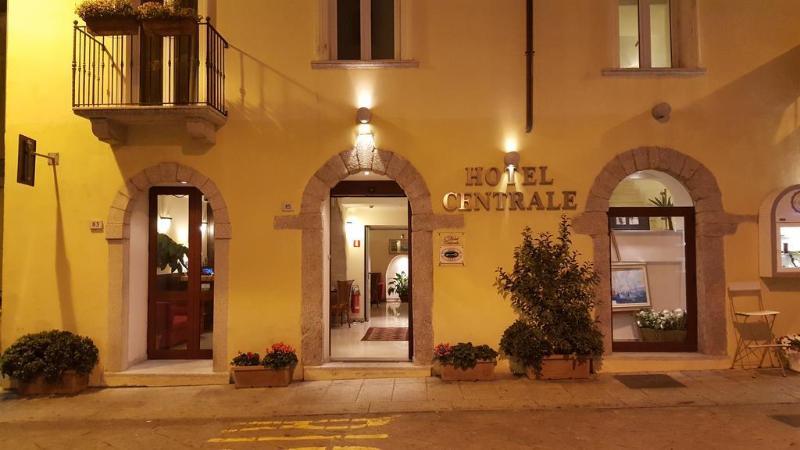Hotel Centrale Olbia Exteriör bild